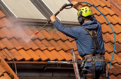 Démoussage et hydrofuge de toiture à Saintines